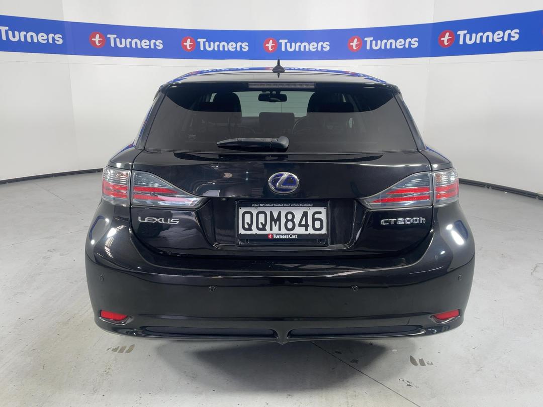 Photo '6' of Lexus CT200H