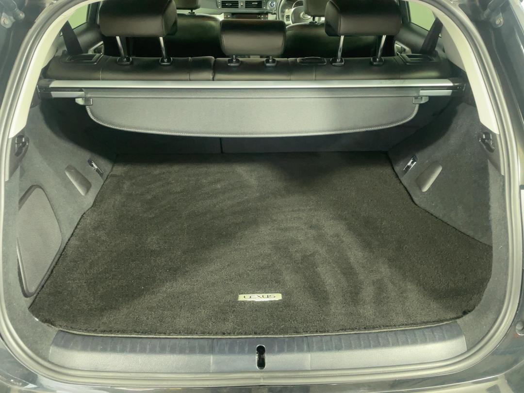 Photo '14' of Lexus CT200H