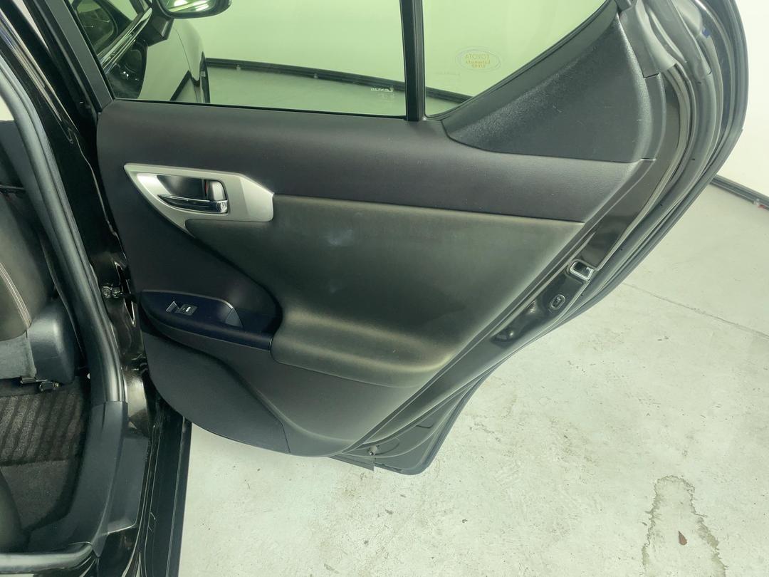 Photo '19' of Lexus CT200H