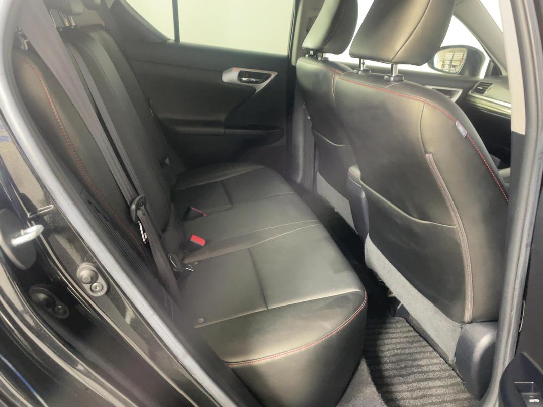 Photo '20' of Lexus CT200H