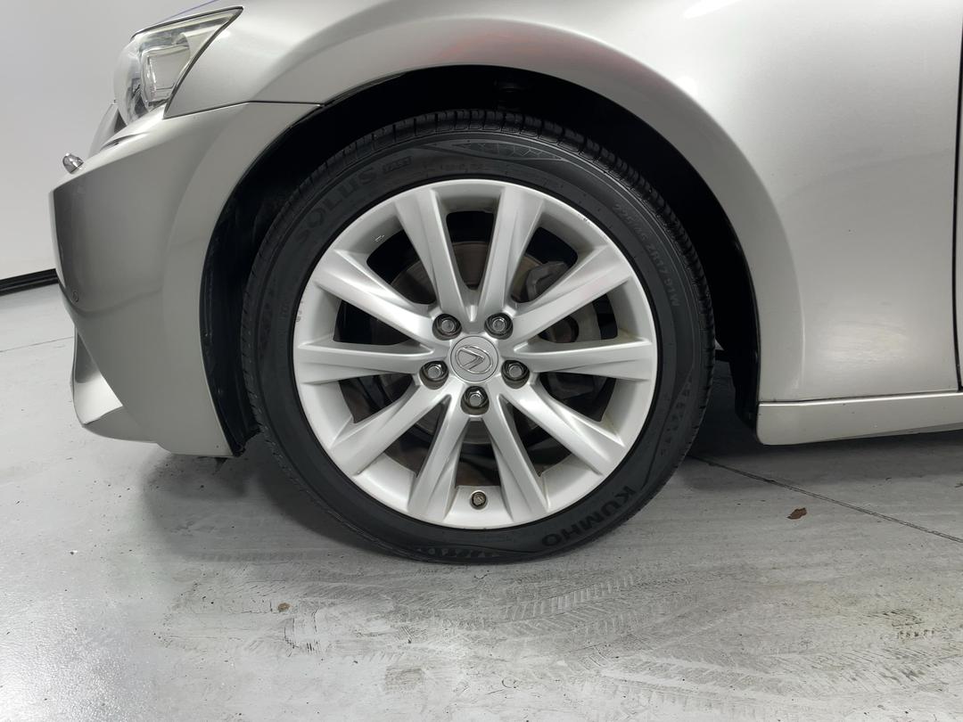 Photo '10' of Lexus IS250