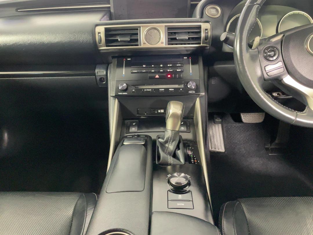 Photo '18' of Lexus IS250