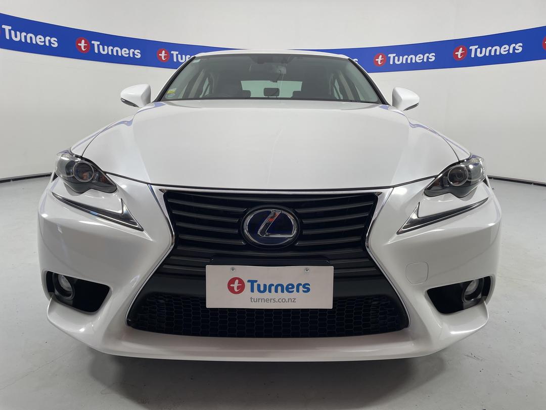 Photo '2' of Lexus IS300H