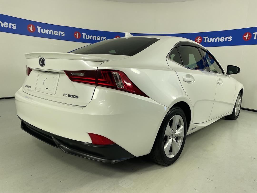 Photo '7' of Lexus IS300H