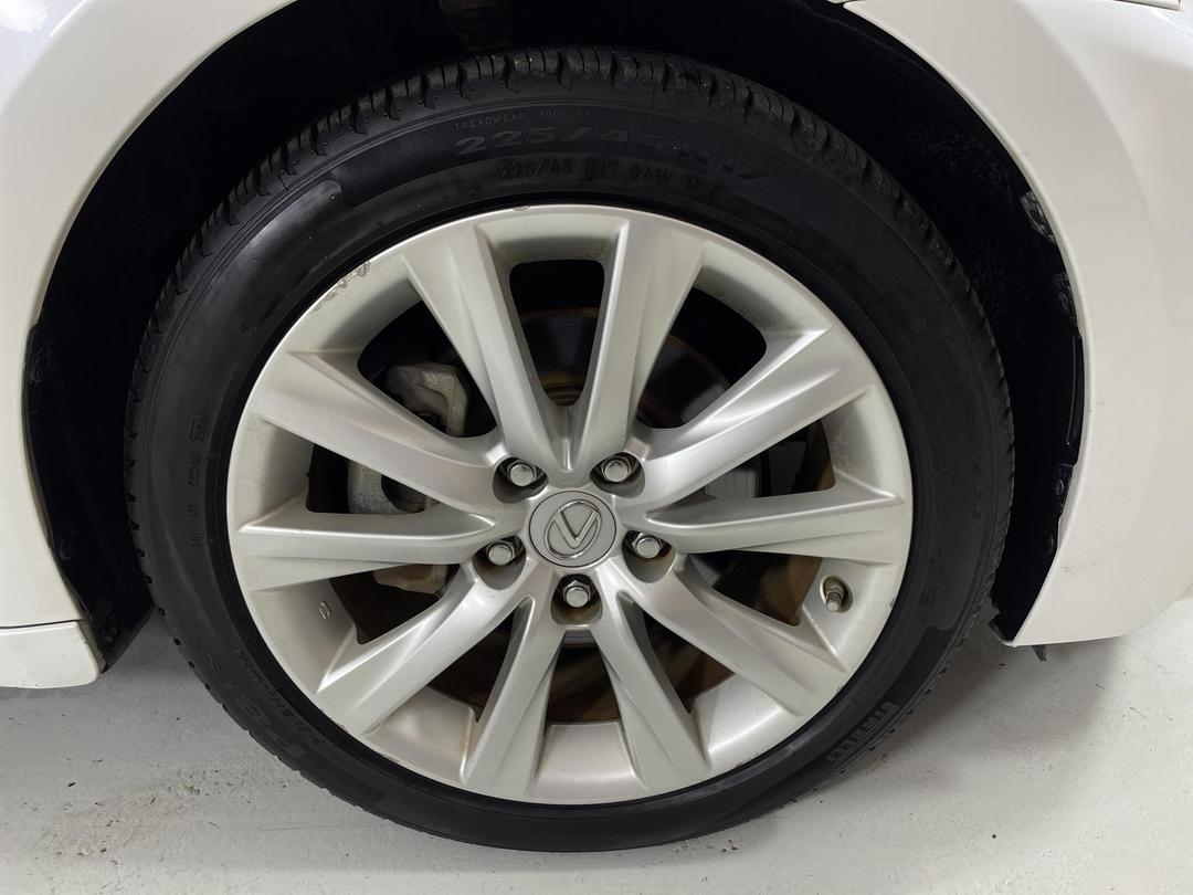 Photo '9' of Lexus IS300H