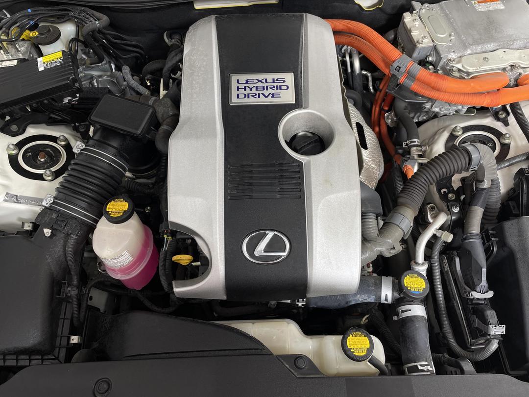 Photo '13' of Lexus IS300H