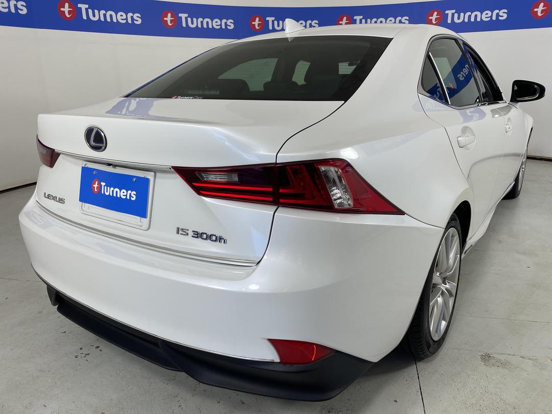 Photo '7' of Lexus IS300H