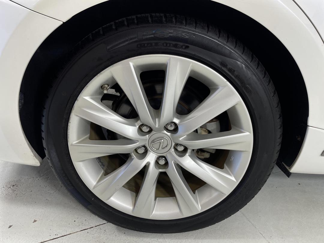 Photo '12' of Lexus IS300H