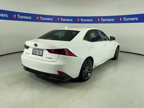 Photo '7' of Lexus IS300H
