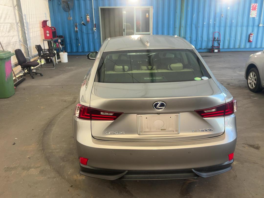 Photo '5' of Lexus IS300H Photo '5' of Lexus IS300H