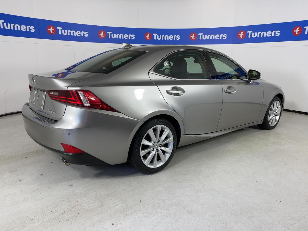 Photo '7' of Lexus IS350