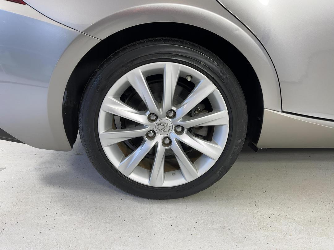 Photo '12' of Lexus IS350