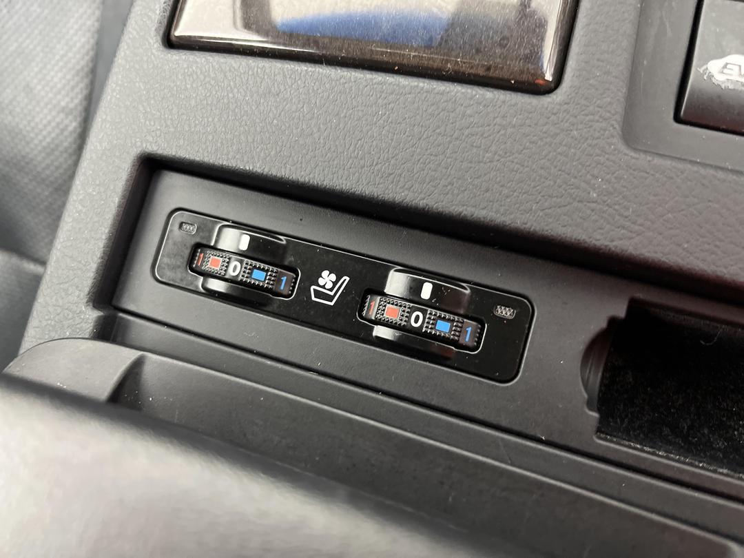 Photo '27' of Lexus RX450H