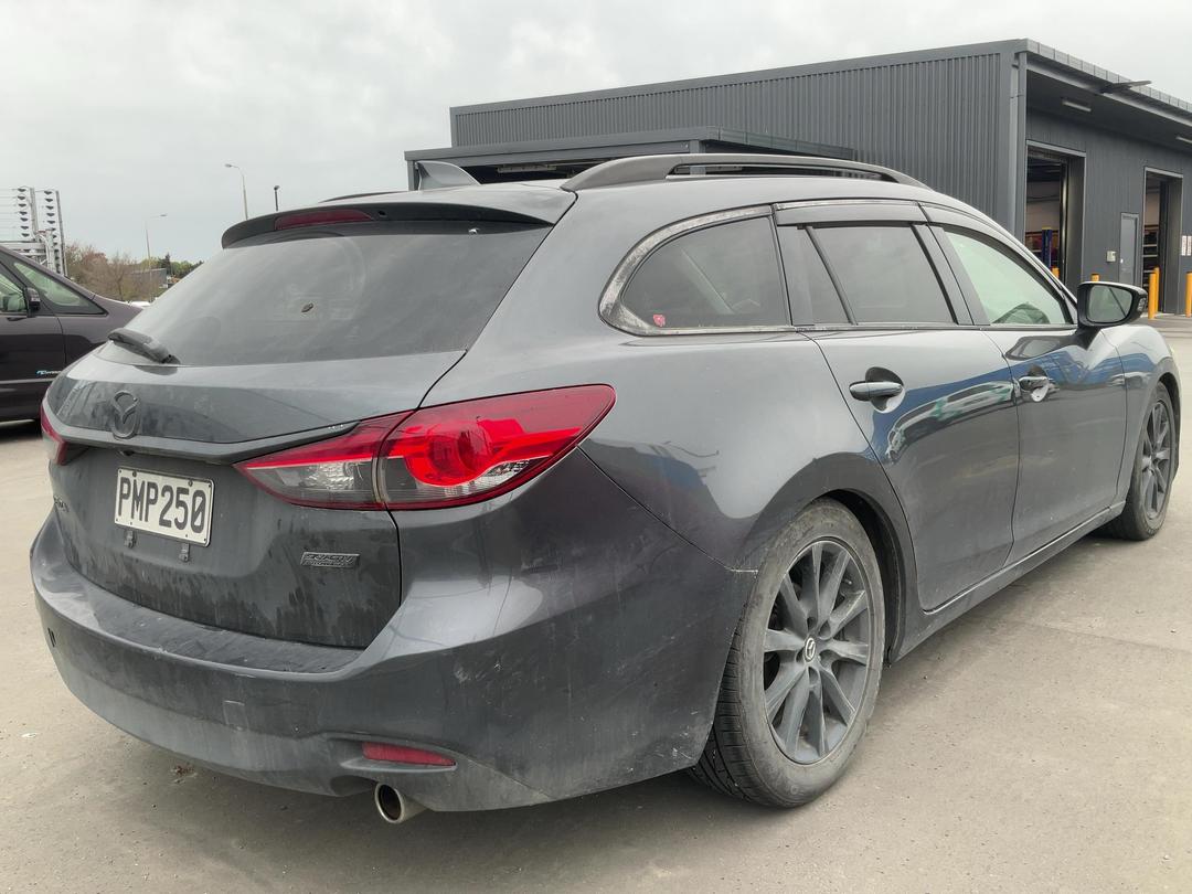 Photo '6' of Mazda Atenza