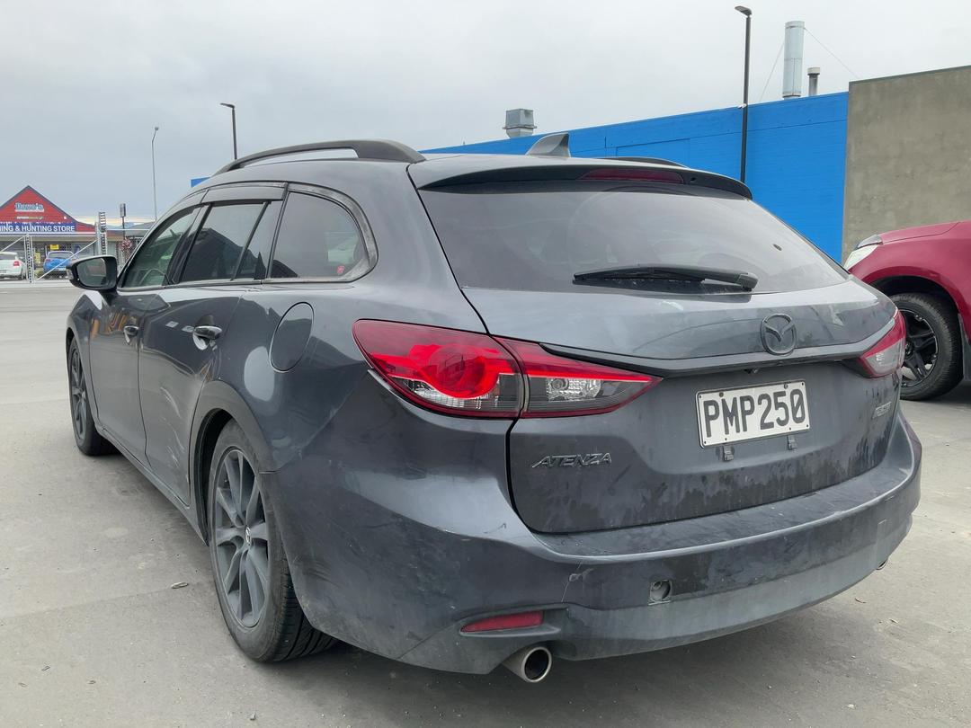 Photo '4' of Mazda Atenza