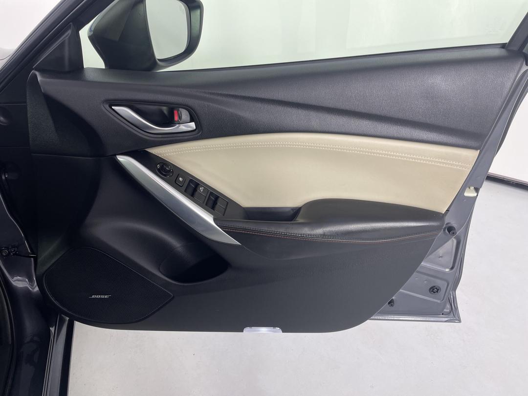 Photo '15' of Mazda Atenza