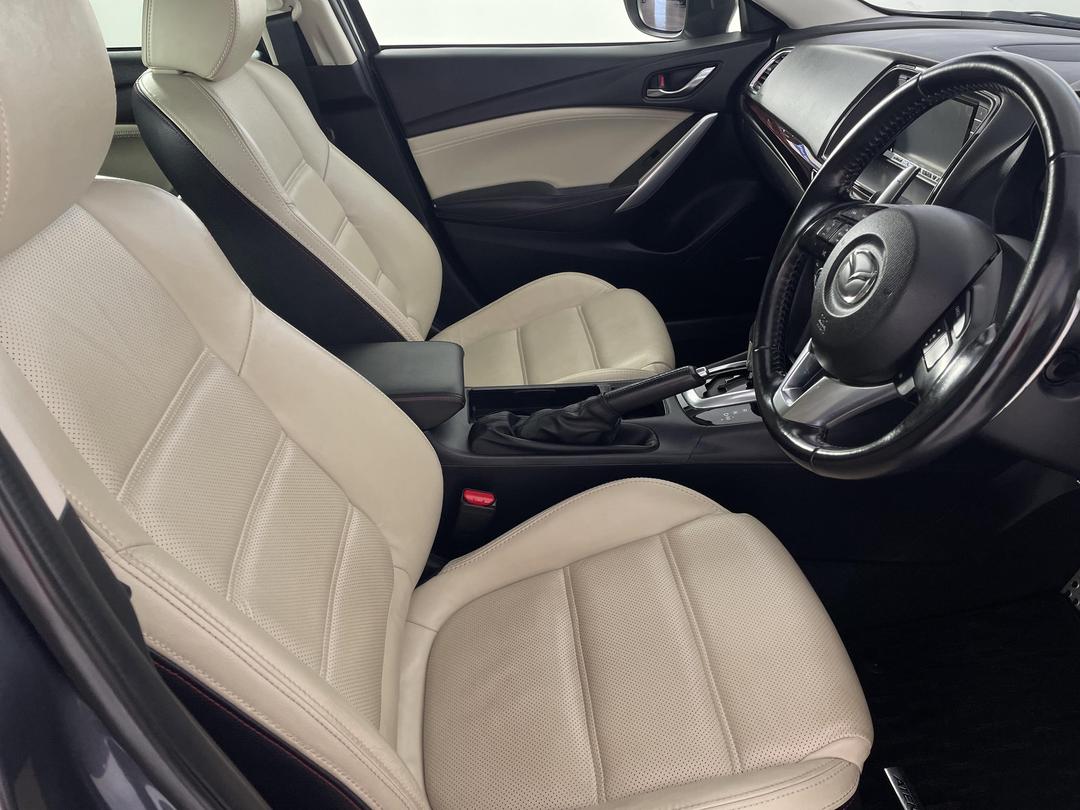 Photo '16' of Mazda Atenza