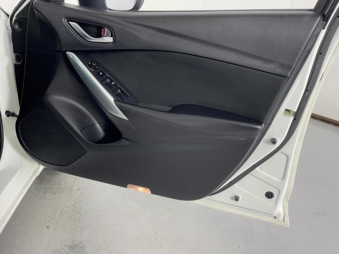 Photo '15' of Mazda Atenza