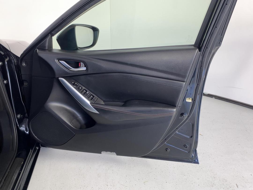 Photo '15' of Mazda Atenza