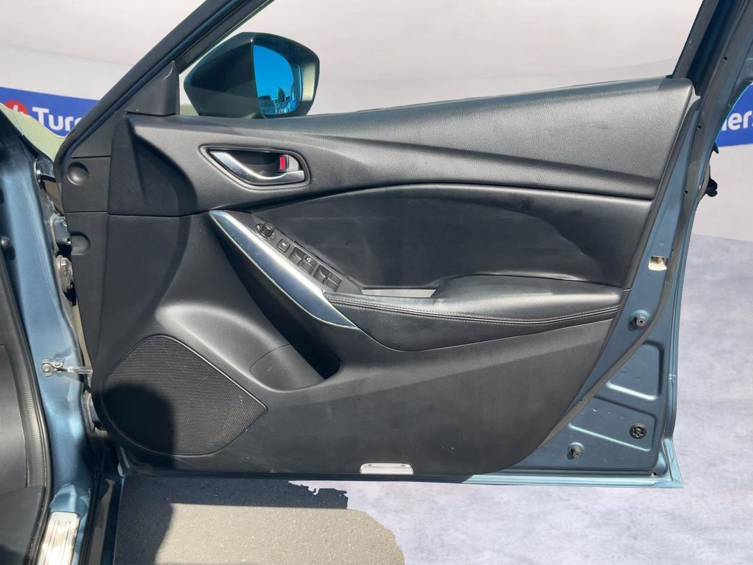 Photo '15' of Mazda Atenza