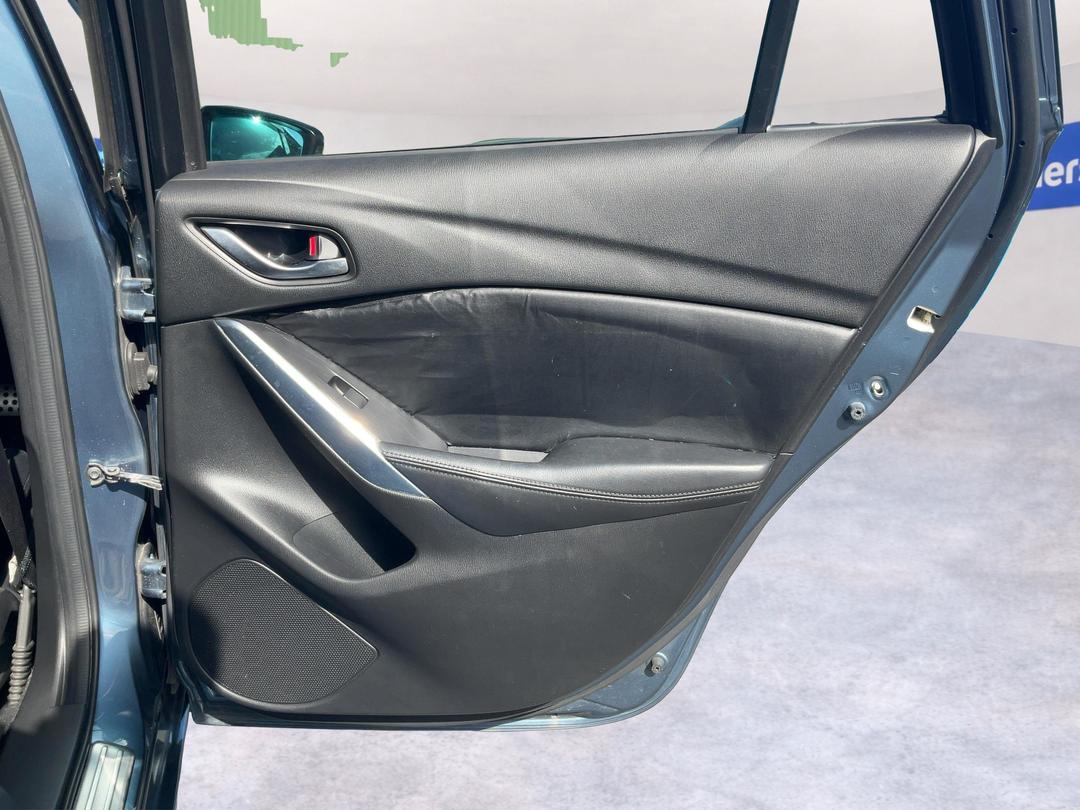 Photo '19' of Mazda Atenza