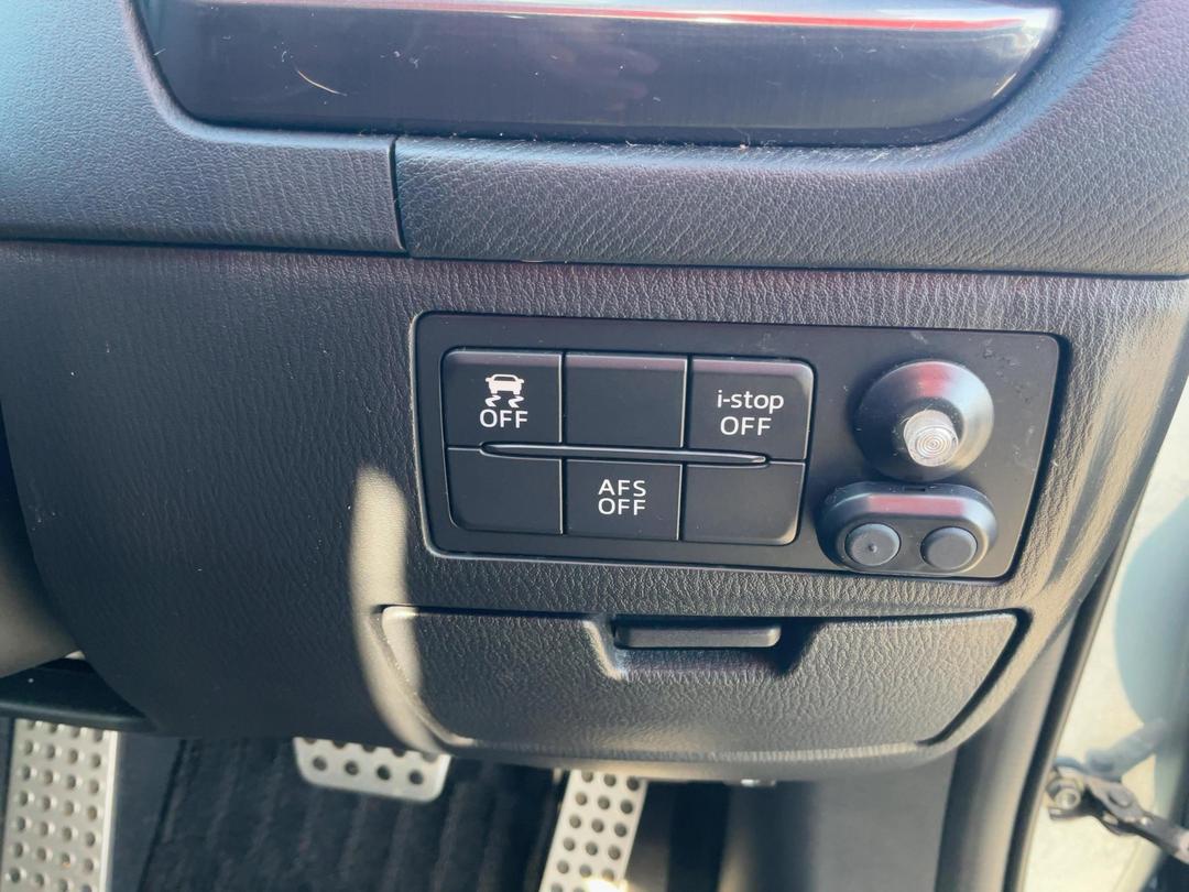 Photo '24' of Mazda Atenza