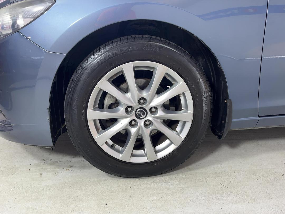 Photo '10' of Mazda Atenza