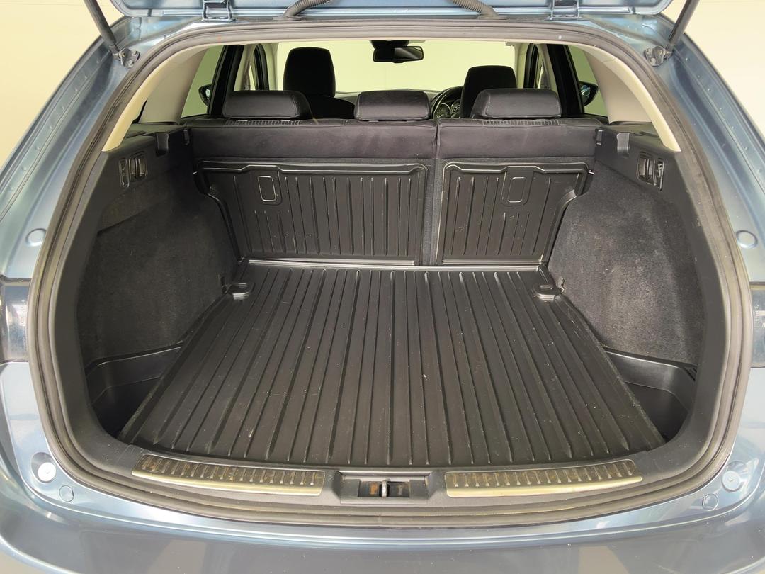 Photo '14' of Mazda Atenza