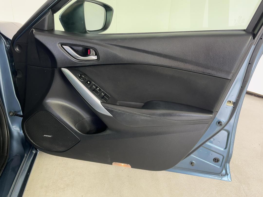 Photo '15' of Mazda Atenza