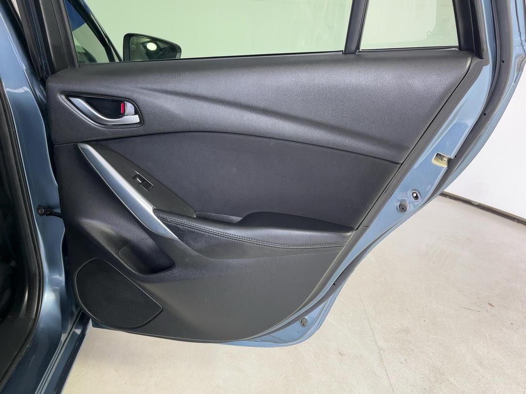 Photo '19' of Mazda Atenza