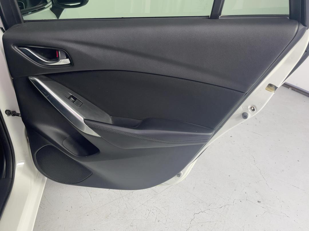 Photo '19' of Mazda Atenza