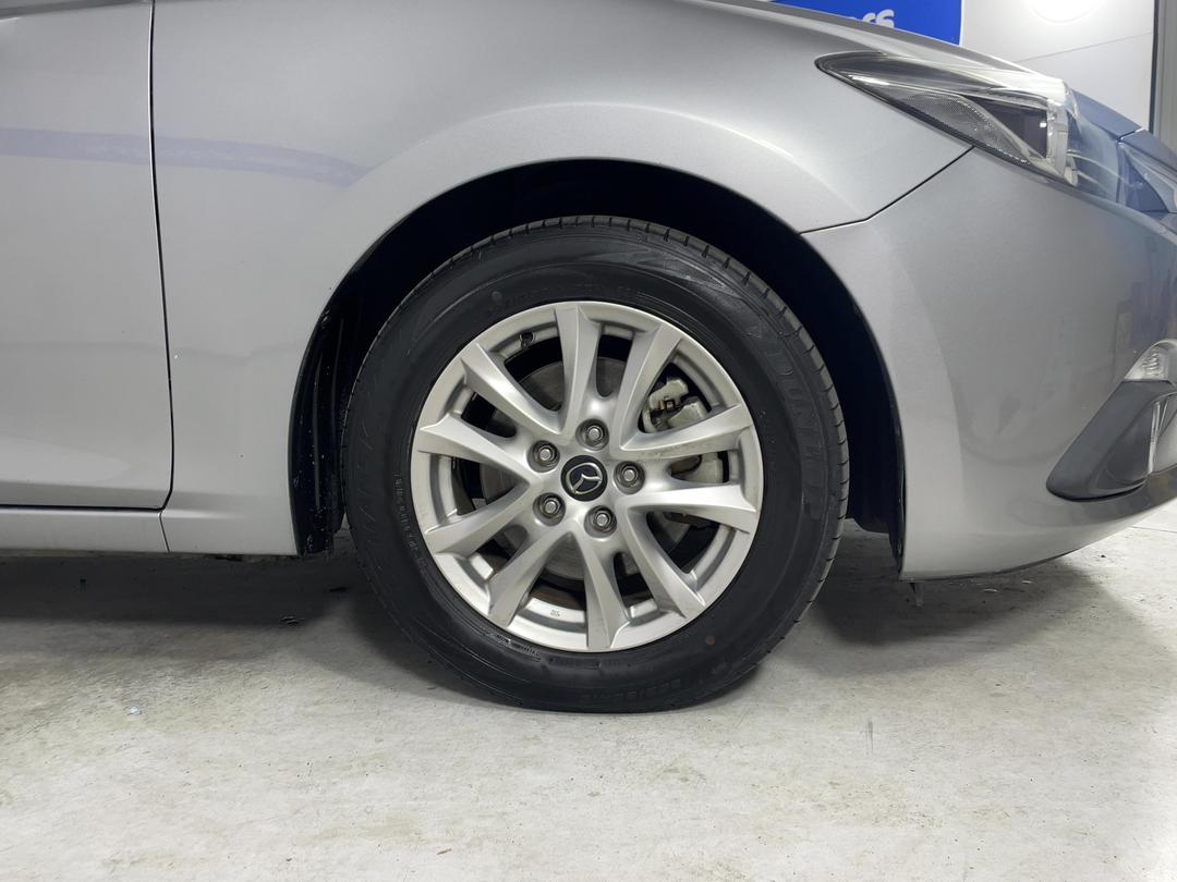 Photo '9' of Mazda Axela