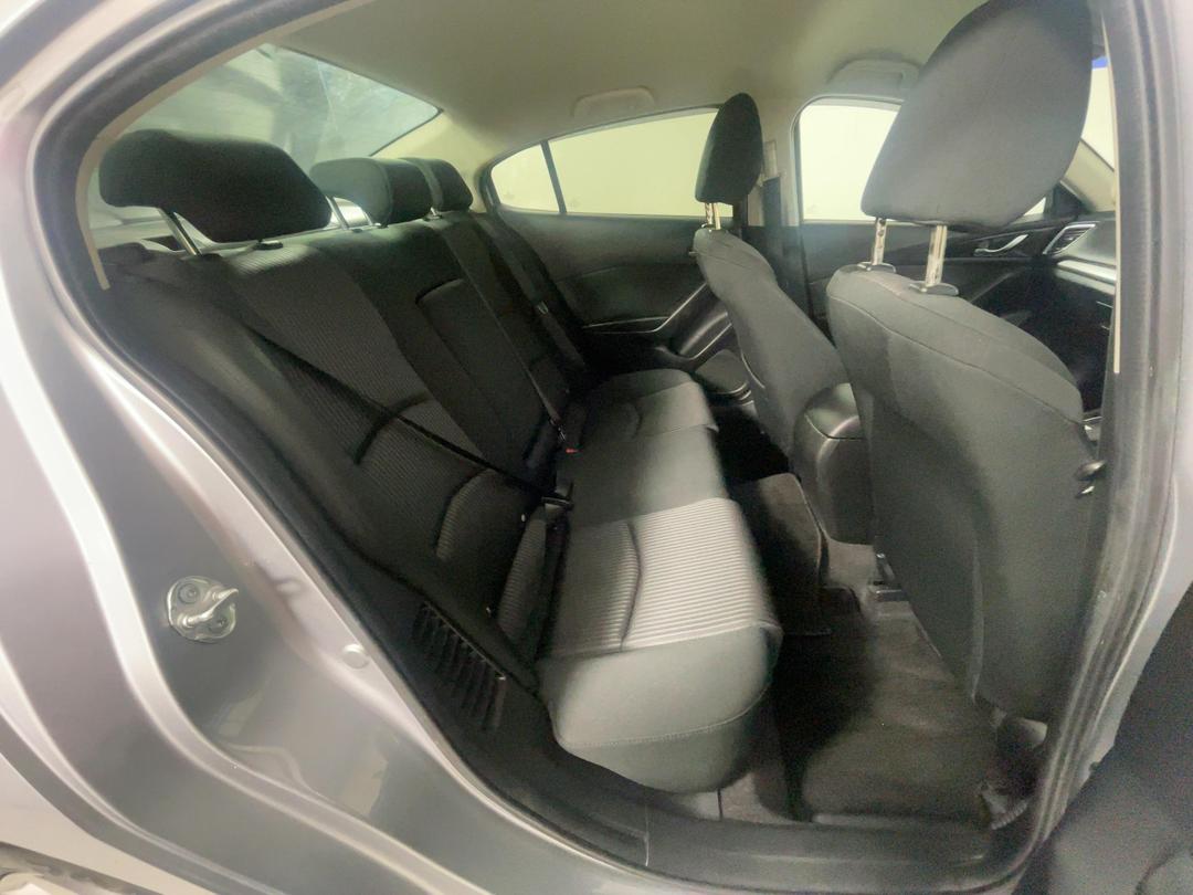Photo '20' of Mazda Axela