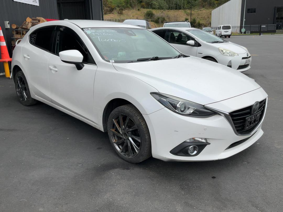 Photo '2' of Mazda Axela Photo '2' of Mazda Axela