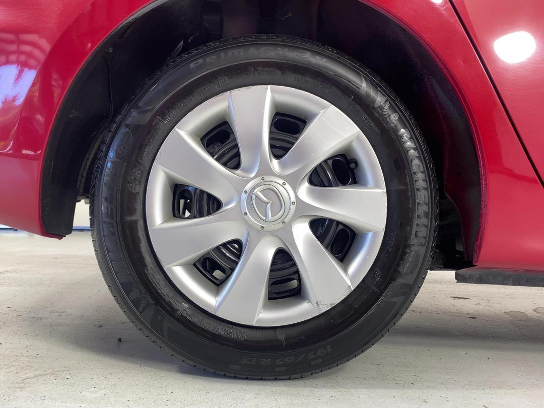 Photo '12' of Mazda Axela