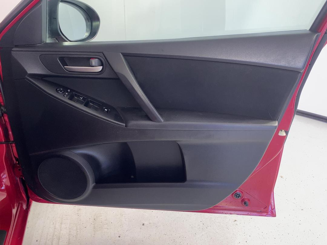 Photo '15' of Mazda Axela