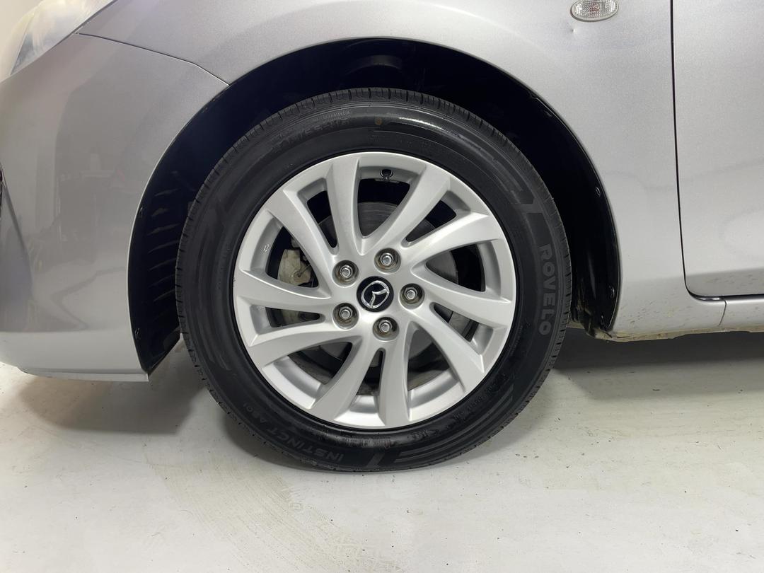Photo '10' of Mazda Axela