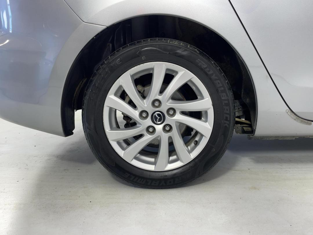 Photo '12' of Mazda Axela