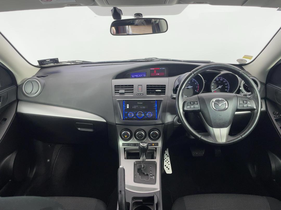 Photo '17' of Mazda Axela