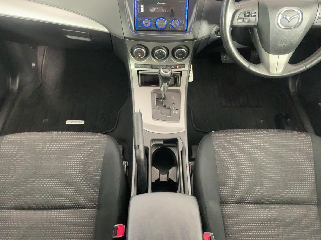 Photo '18' of Mazda Axela