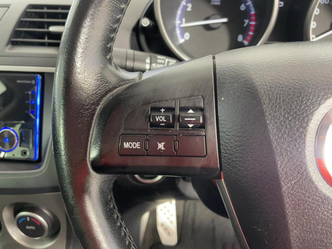 Photo '23' of Mazda Axela