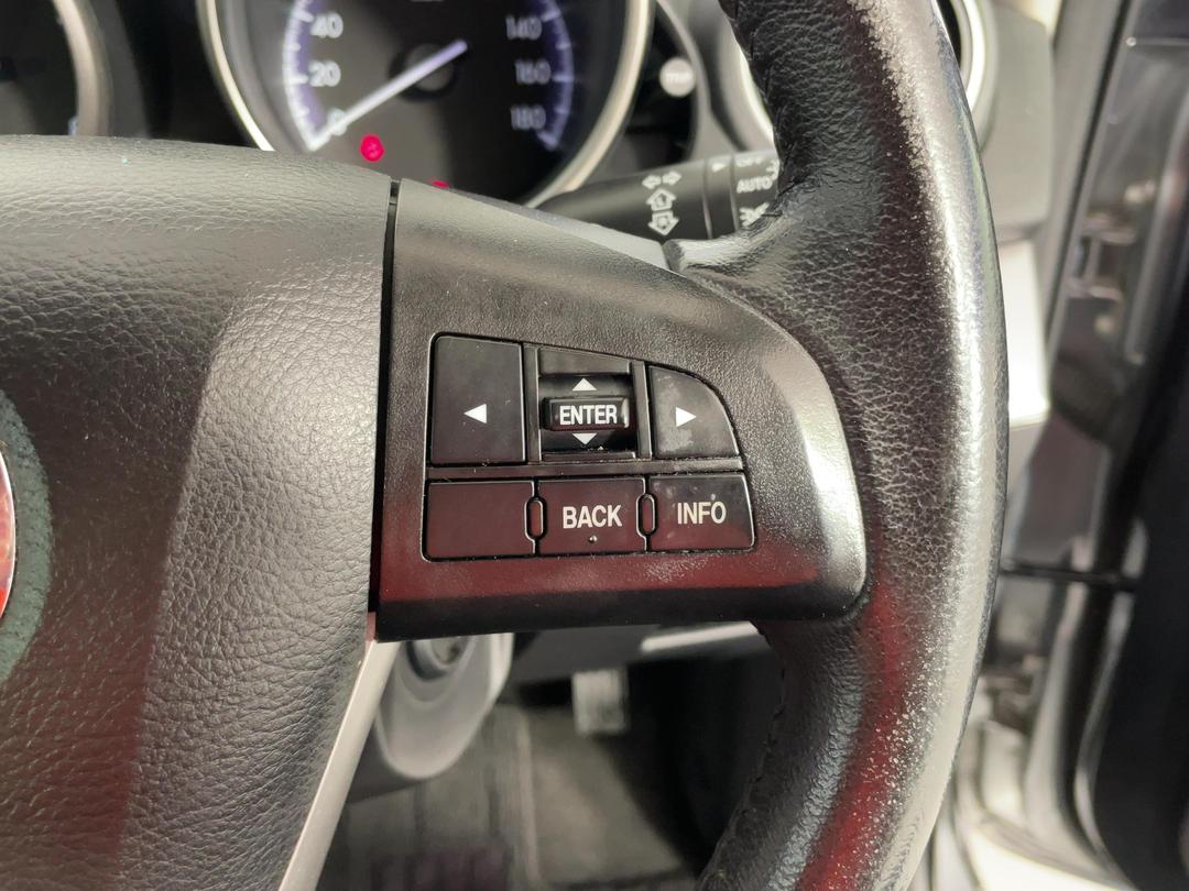 Photo '24' of Mazda Axela