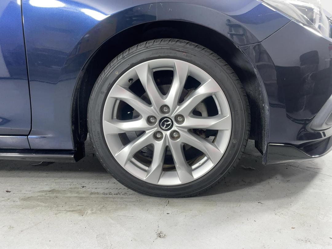 Photo '9' of Mazda Axela