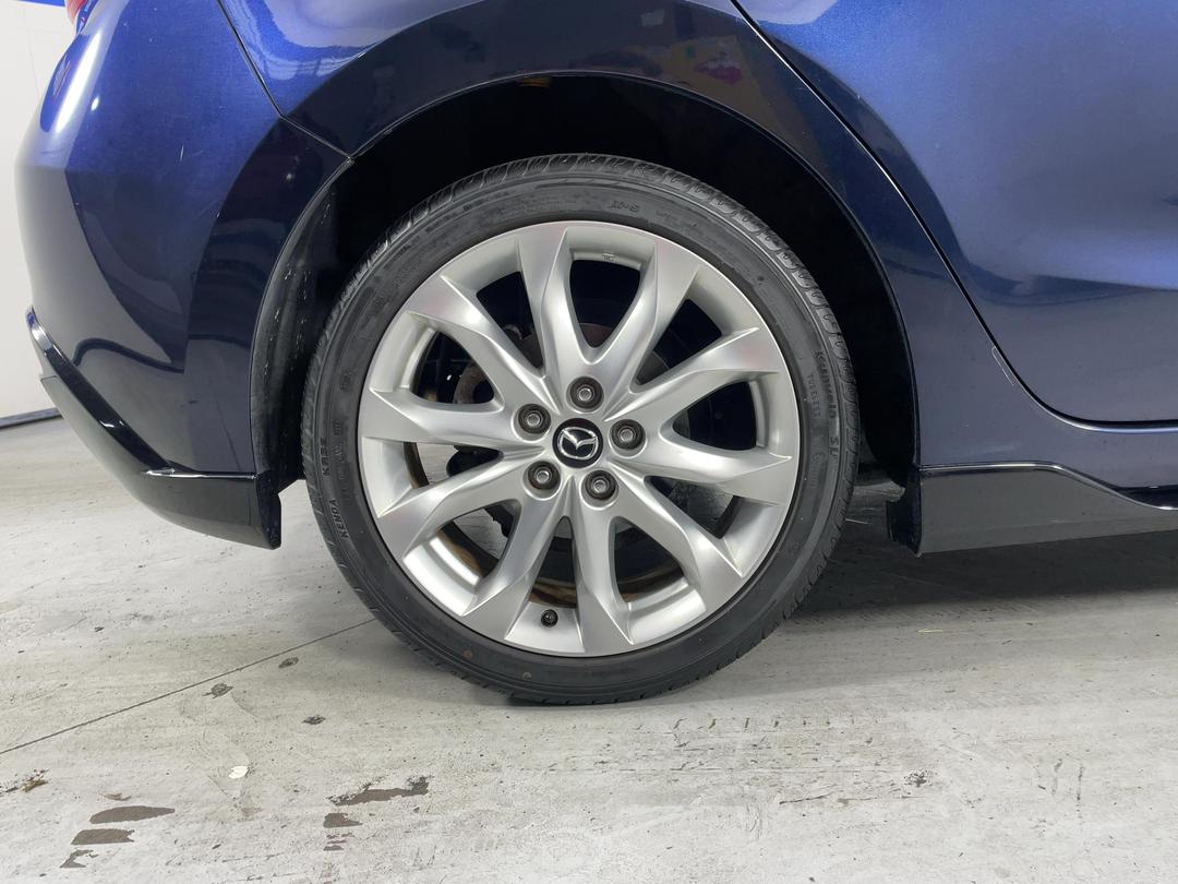 Photo '12' of Mazda Axela