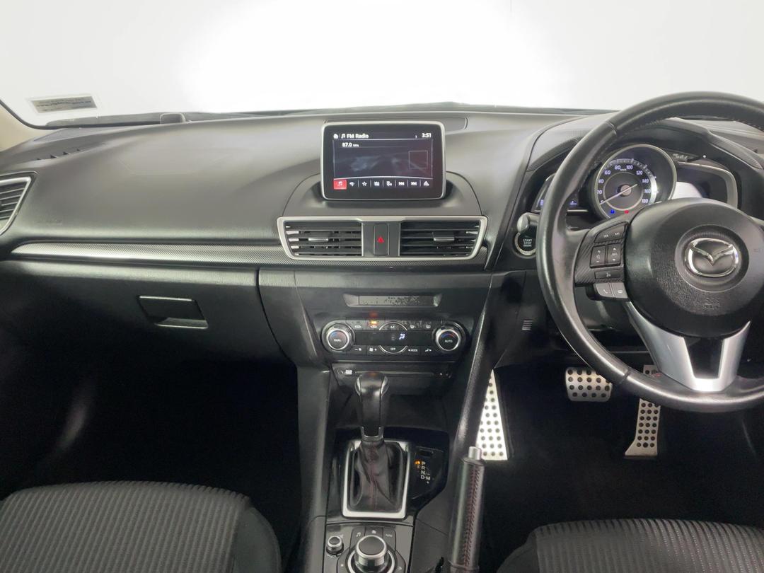 Photo '17' of Mazda Axela
