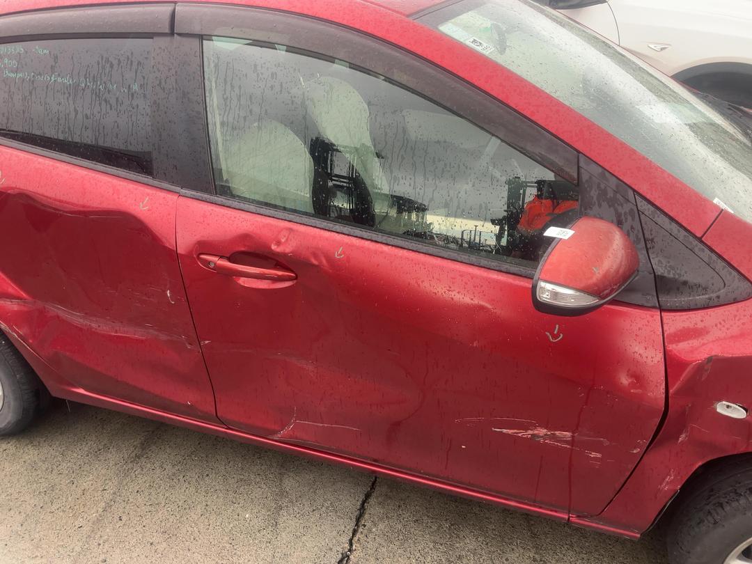 Photo '6' of Mazda Demio