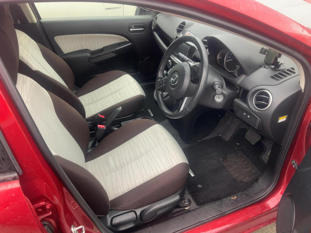 Photo '20' of Mazda Demio