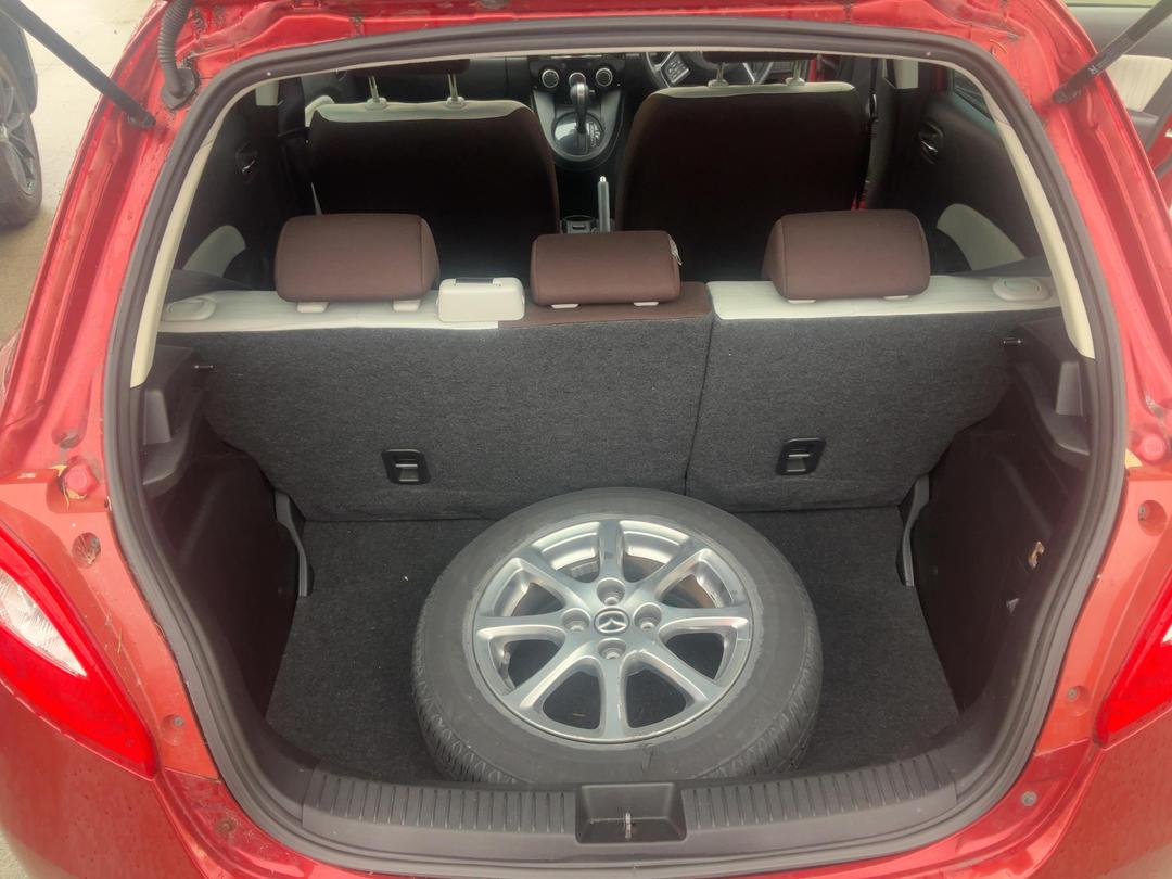 Photo '23' of Mazda Demio