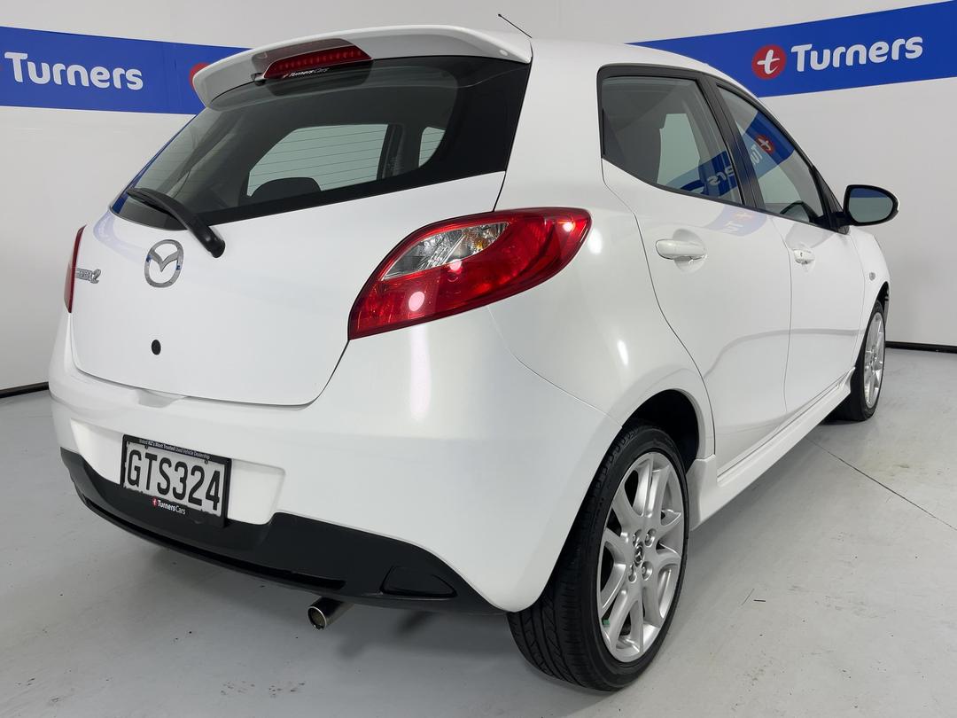 Photo '7' of Mazda Mazda2