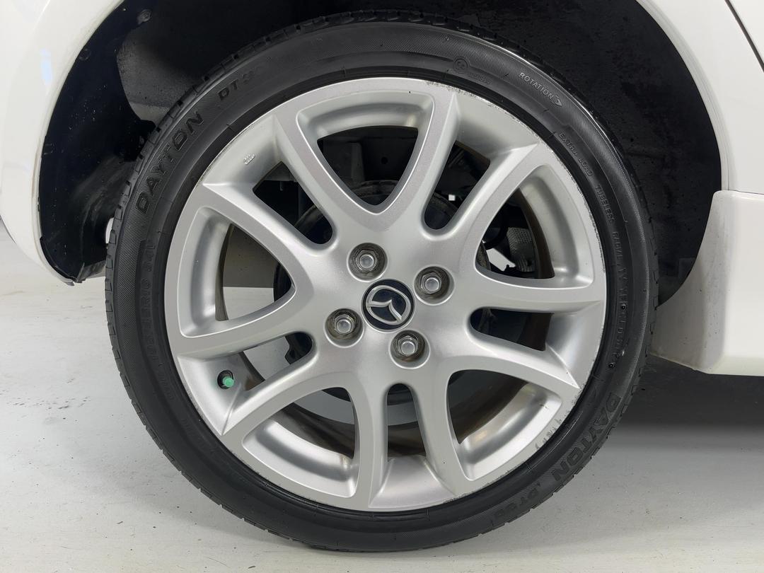 Photo '12' of Mazda Mazda2